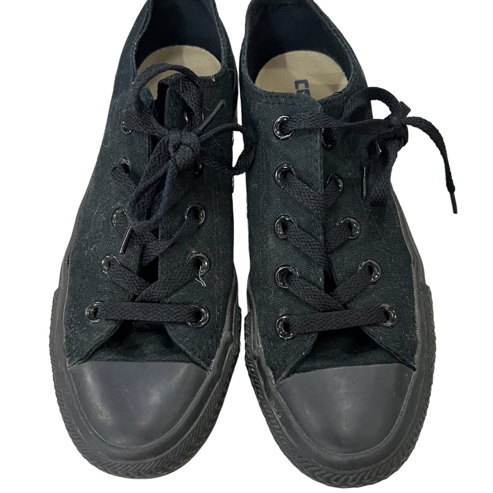 Converse Classic All Black Low Top Sneakers Women’s 5.5/ Men’s 3.5
